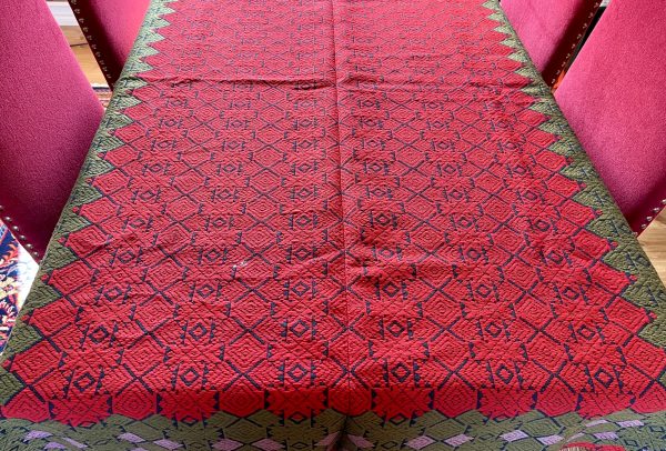 Vävd bordsduk (OBS! Liten fläck!)