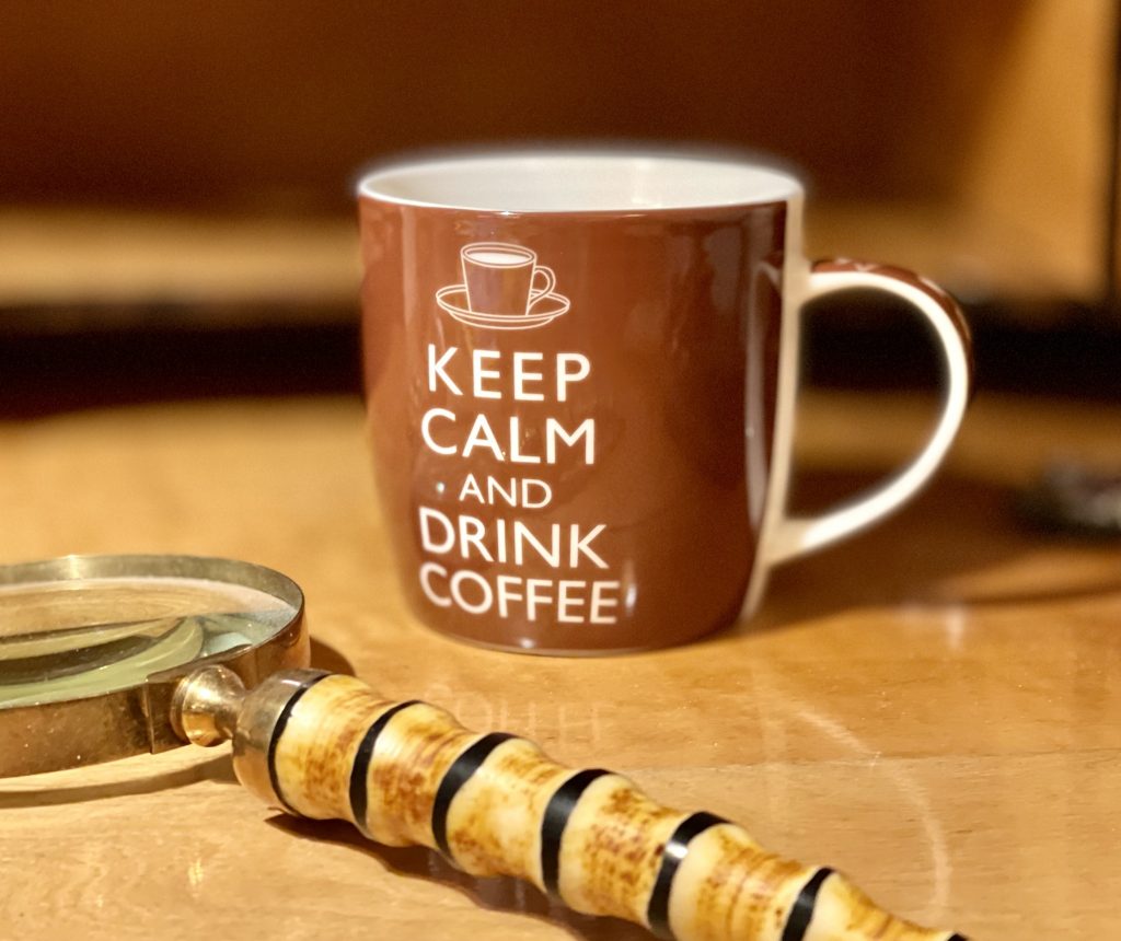 Kopp av porslin ?Keep calm and drink coffee?