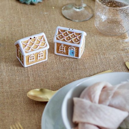 Set salt- och pepparkar ?Pepparkakshus?