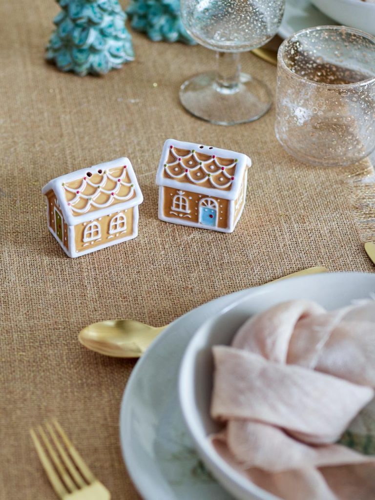 Set salt- och pepparkar ?Pepparkakshus?