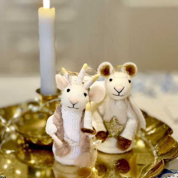 Hänge 2 tovade möss ?Lucia?